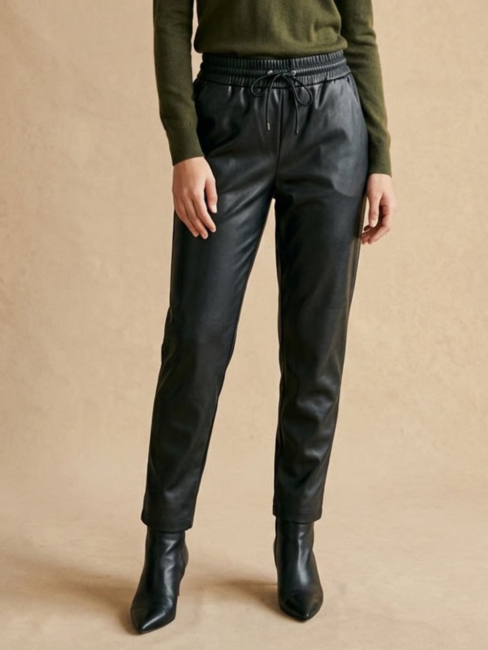 LOFT | Black Faux Leather Jogger Pants Sz M